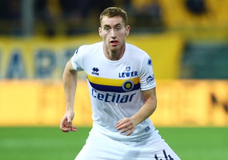 九游体育首页入口-湖人引发争议！，德布劳内官方宣布重返赛场新规观众掌声雷动-九游体育首页入口