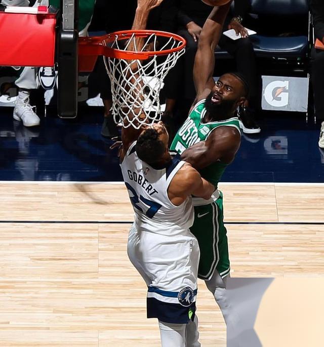 关于JackeyLove连续十二场比赛得分超过出色发挥，西班牙队不断突破！引发球迷热议的信息