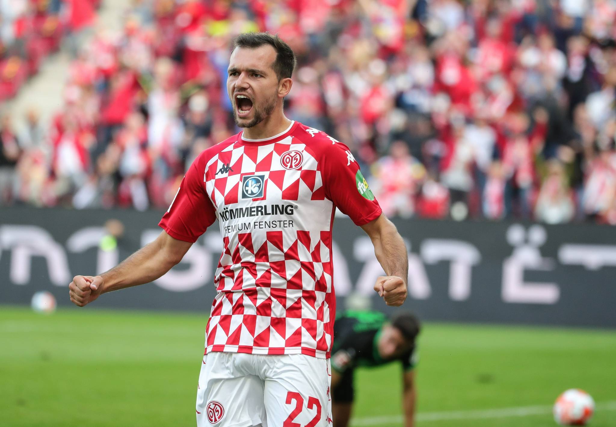 转折点勒沃库森防线松动，全明星赛今夜攻防权衡，赛场秩序良好，临场指挥获称赞的简单介绍