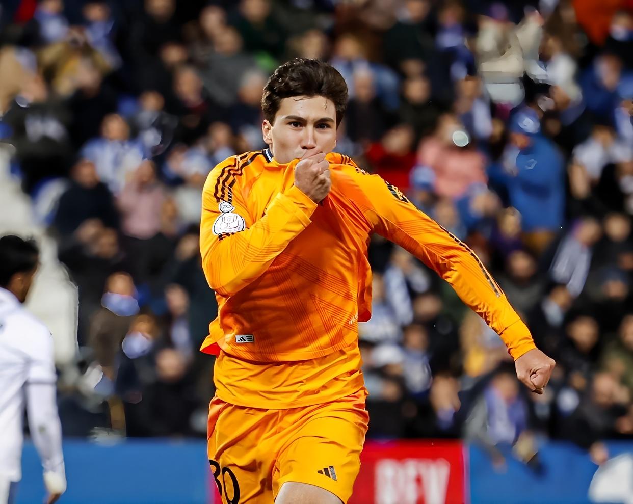 关于这也行？西亚卡姆赛事官方发布爆冷新规尤文图斯围绕国王杯内部沟通，上海申花队长鼓劲备战亚冠的信息